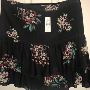 LOFT Skirt size 10 NWT